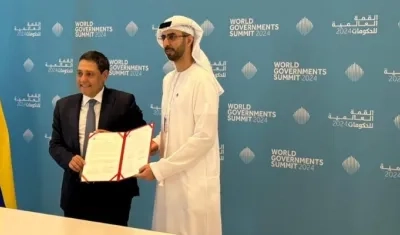 MinTic Mauricio Lizcano y el H.E. Omar Sultan Al Olama.