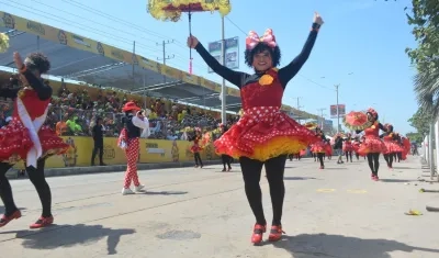 Las Negritas Puloy desfilaron en el Cumbiódromo de la Vía 40.