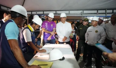 El alcalde Dumek Turbay con el gobernador Yamil Arana en el PMU