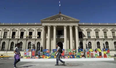 Palacio Nacional en el centro de San Salvador.  