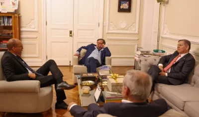 Petro reunido con el presidente y vicepresidente de la Corte Suprema