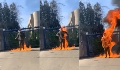Soldado se inmola frente a embajada de Israel.