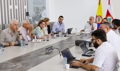 El gobernador Verano con representantes de Air-e y gremios productivos