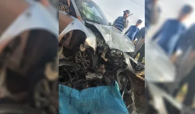 Fueron embestidos por un vehículo particular de placas QHR - 654. 