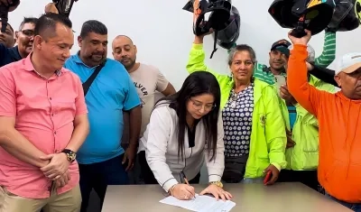 La alcaldesa de Soledad, Alcira Sandoval, firmó el decreto que tumbó el 'Día sin moto'