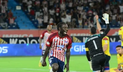 Yimmi Chará celebra el gol que le marcó al Deportivo Pasto. 