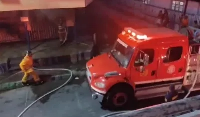 Cuatro máquinas de Bomberos atendieron la emergencia