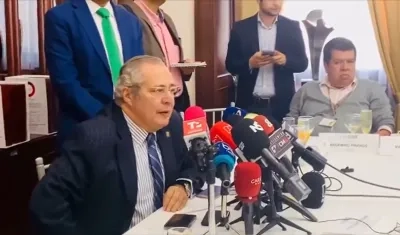El presidente del Senado, Iván Name, en la rueda de prensa de este martes