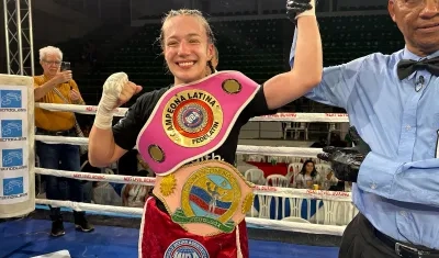 Paulina Ángel es campeona nacional y latina de la AMB.