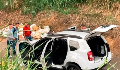 El vehículo fue hallado en el kilómetro 3+100.