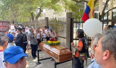 Manifestantes claman por justicia en el homicidio de Marcos Díaz Plata.