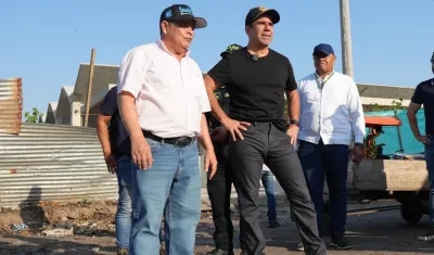 El Alcalde Alex Char inspeccionó las obras de pavimentación.