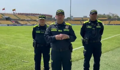 Los uniformados se encuentran ubicados en las vías de acceso y a los alrededores del estadio Jaime Morón.