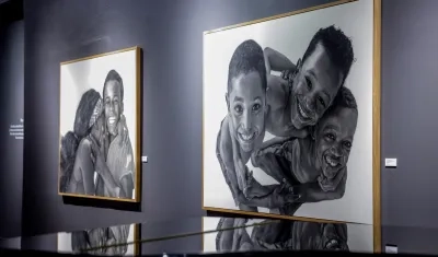 La artista Echeverri desea contribuir con estas obras a la producción del arte.