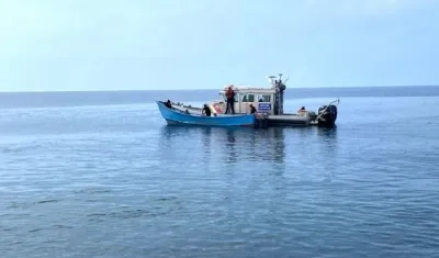 Lancha interceptada por la Armada Nacional. 