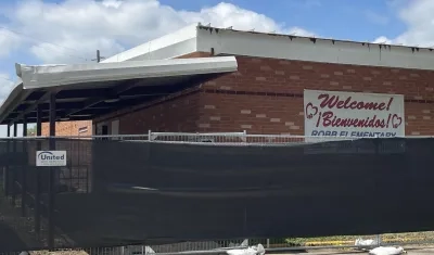  Fachada de la Escuela Primaria Robb en Uvalde, Texas. 