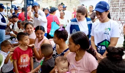 Niños, jóvenes, adultos, adultos mayores, familias y mascotas fueron atendidos.