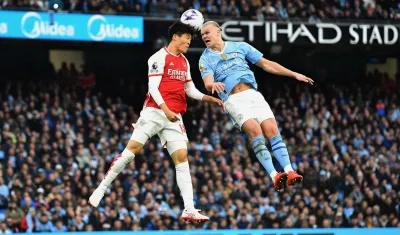 Con el empate de City y Arsenal, Liverpool es el nuevo líder.