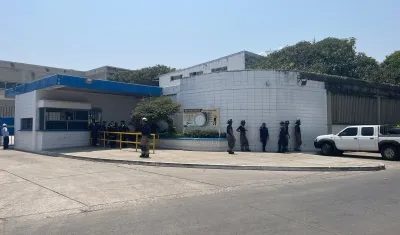 Fachada de las bodegas de Industrias Cannon de Colombia.