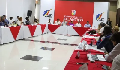 Mesa de trabajo para fortalecer el megaproyecto de restauración ambiental del Canal del Dique.