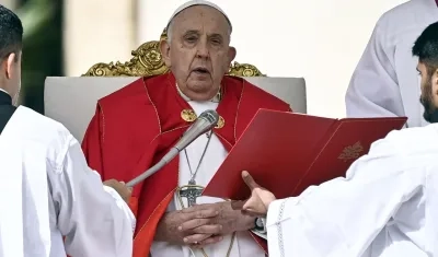Hace más de tres semanas, el papa Francisco tuvo una gripe.