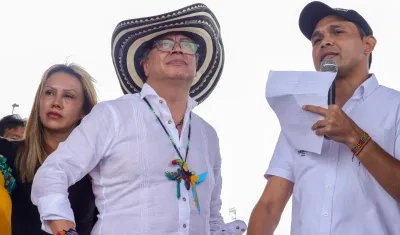 El Presidente Gustavo Petro y el alcalde de Tierralta, David Contreras.