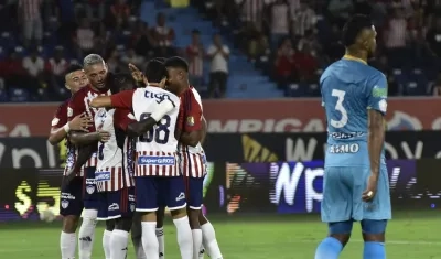 Celebración del equipo tiburón. 