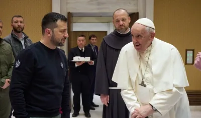 El presidente ucraniano, Volodímir Zelenski y el Papa Francisco.