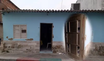 Dañaron la puerta de la casa.