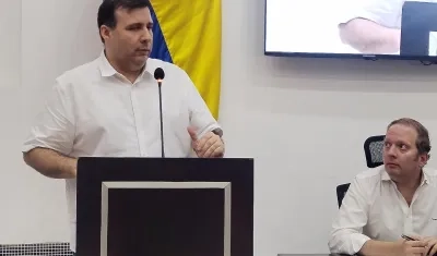 El presidente de la Asamblea, David Ashton 