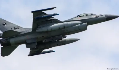 Avión F16.