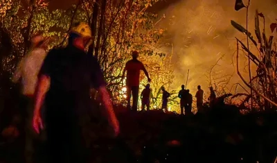 El incendio en la vereda Algarrobal, San Onofre, comenzó el Jueves Santo