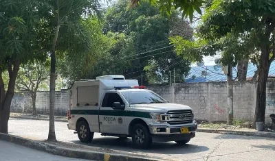 En las afueras de Medicina Legal