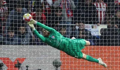 El segundo cobro desde el punto penal atajado por Jan Oblak. Su víctima fue Klaassen.