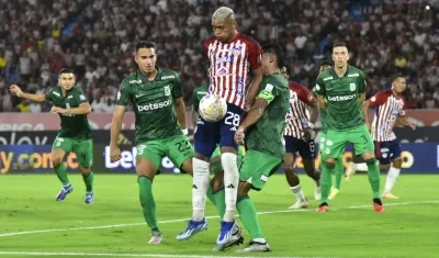 Jermein Peña en una acción durante el juego contra Nacional. 