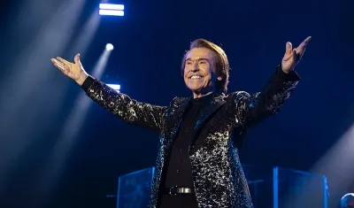 Raphael, cantante español. 