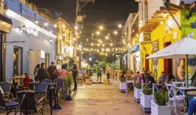 Imagen nocturna del Centro Histórico de Santa Marta