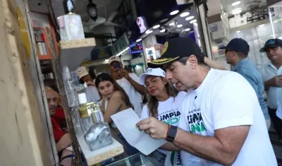 El Alcalde Char recorrió el Paseo Bolívar lanzando la estrategia.