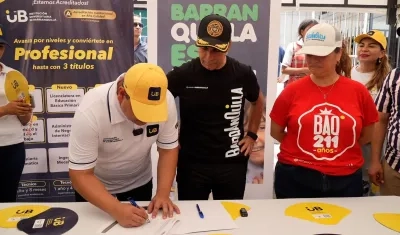 El alcalde Alejandro Char en el lanzamiento del programa de educación superior. 