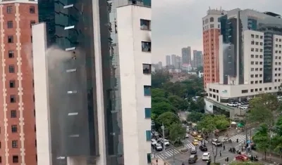 Por una ventana del consultorio salía humo tras el incendio provocado. 
