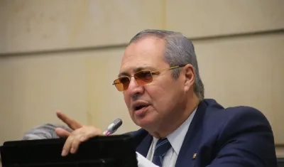 Iván Name, presidente del Senado.