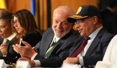 El presidente de Colombia, Gustavo Petro, y el de Brasil, Luiz Inácio Lula, en la apertura de la FilBo 2024