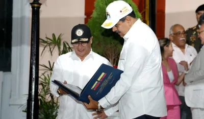 El Presidente Petro y el mandatario de Venezuela, Nicolás Maduro.