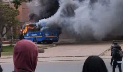Quema de bus en Bogotá. 
