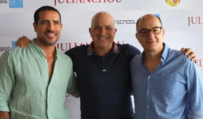 El actor Pedro Palacios; el COO de Tecnoglass, Christian Daes, y Julián Arango.