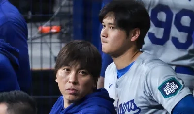 Shohei Ohtani con su traductor Ippei Mizuhara. 