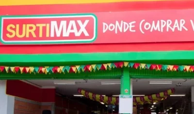 El empleado del supermercado recibe atención médica en un hospital de Bogotá. 