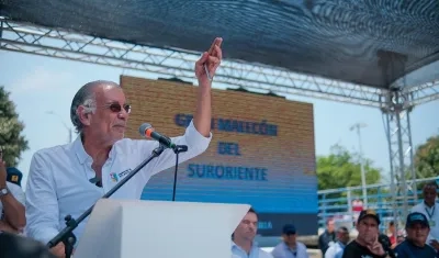 El Gobernador Eduardo Verano.