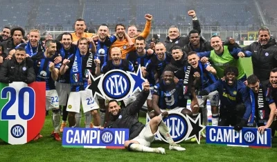 Integrantes del Inter del Milán tras coronarse campeones de la Serie A de Italia.