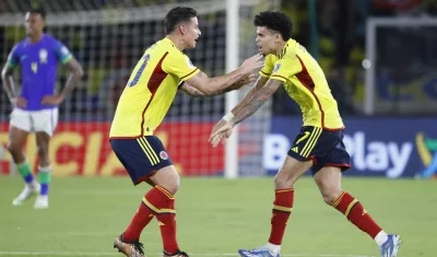 James Rodríguez y Luis Díaz en un festejo con la Selección Colombia. 